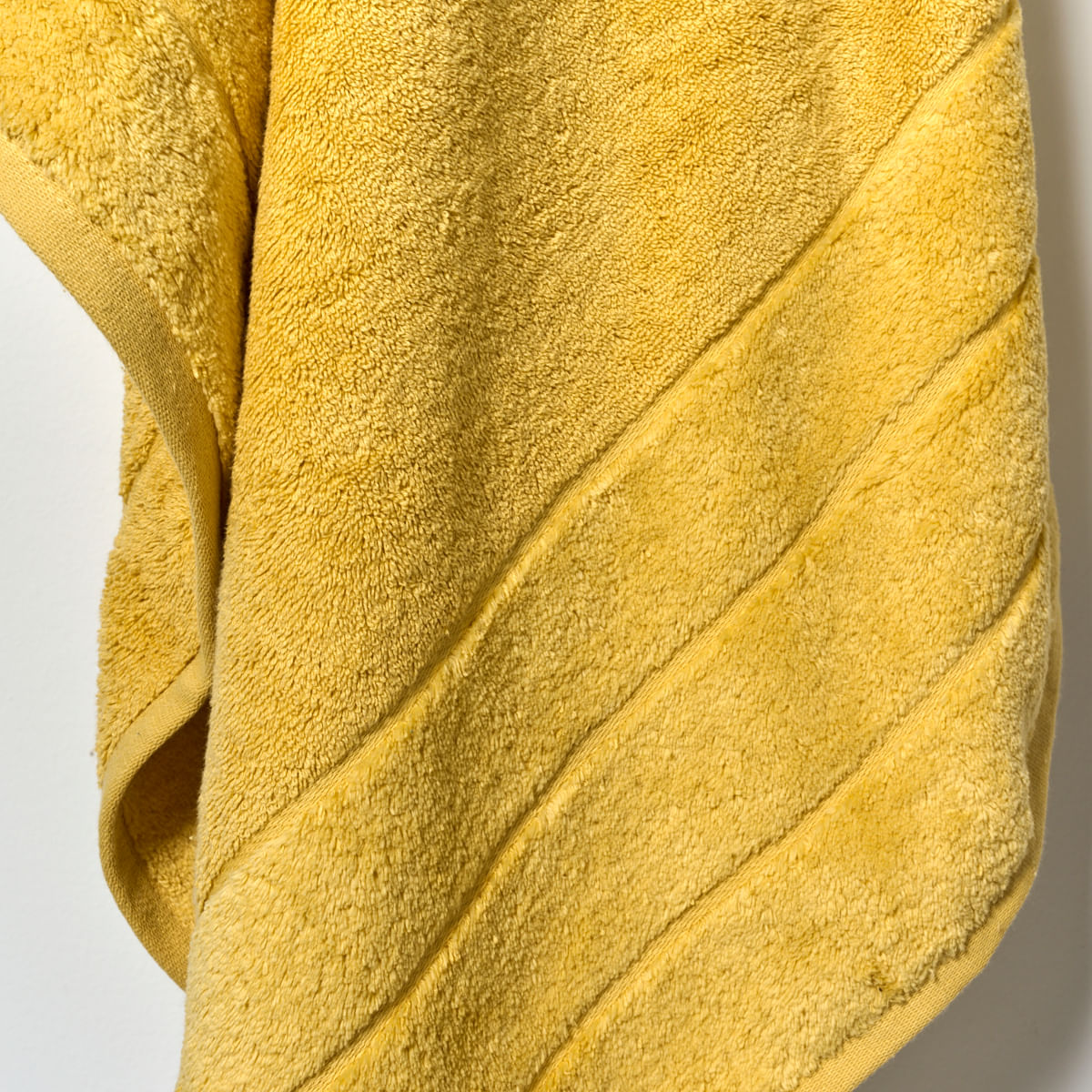 03 09 0044 Toalha Bnnho Seven Hundred Mostarda 002